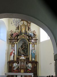 pohled do interiéru farního kostela sv. Martina
