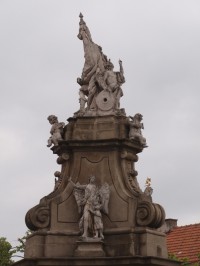 Ivanovice na Hané - Kamenný pylon se sochou sv. Floriána
