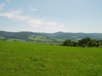 hlavní hřeben Vizovických vrchů s rozhlednou na Doubravě