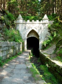 Horní portál Schwarzenberského tunelu