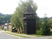 Dřevěná zvonice v Držkové