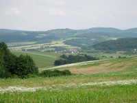 Pohled na Zlínskou vrchovinu s Vizovickými vrchy v pozadí 