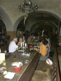 V restauraci (středověk)