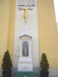 Šilheřovice - kaplička u kostela