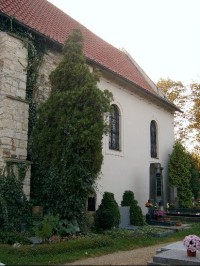 Hřbitov a zadní část kostela