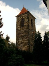 Kamenná zvonice: Pozdně gotická zvonice je dílem kameníka Pavla z let 1578-1585; Náměstí Arnošta z Pardubic, Český Brod