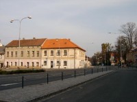 Heřmanův Městec 10: V době baroka se přestavovaly domy na náměstí v Heřmanově Městci, který je městskou památkovou zónou. 