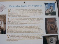 Infotabule kaple: informační tabule před kaplí Sv.Vojtěcha