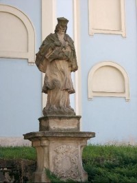 Socha před kostelem: Socha u kostela Sv. Josefa v Mirošově