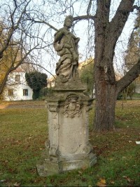 Socha u zámku: socha sv. Jana Nepomuckého