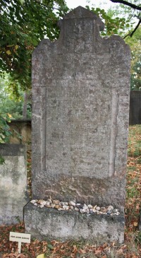 Židovský hřbitov Mladá Boleslav - náhrobek Jakuba Baševiho