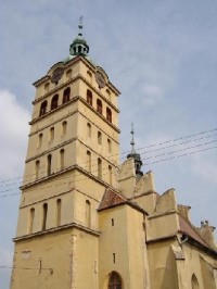 Chlumec 16: Děkanský chrám svaté Voršilky na náměstí byl postaven v letech 1536-1543 ve slohu pozdní gotiky a nastupující renesance. 