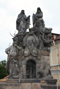 Karlův most - Sv. Jan z Mathy, sv. Felix z Valois a sv. Ivan