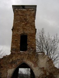 Věž kostela: Nejstarší dochovaný objekt města Karlovy Vary. Vznikl patrně ve 2. pol. 13. stol. v rámci kolonizace.