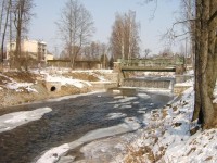 Rolava v Karlových Varech 7: Rolava pramení 2,7 km severně od Rolavy u Kraslic v nadmořské výšce 568 m.n.m. Do řeky Ohře ústí z levé strany v Karlových Varech - Rybářích. Na území města má její tok délku 5,9 km.