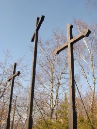 Tři kříže jaro 12: Tři velké dřevěné kříže byly postaveny kolem roku 1640 jako výraz vítězné rekatolizace města. 