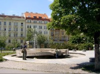 náměstí Jiřího z Poděbrad 5: Fontána v parku Jiřího z Poděbrad