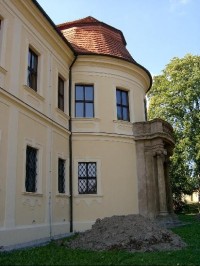 Východní část zámku: východní část zámku Mirošov