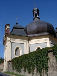 Šťáhlavy zámek: zámek se nalézá na severu obce u silnice vedoucí na Starý Plzenec