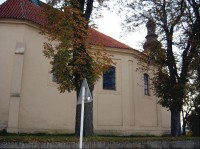 Kostel v obci: kostel se nachází na východě obce