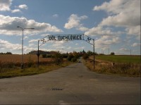 Důl Tuchlovice: jižně od obce je bývalý důl Tuchlovice