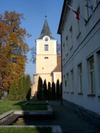 Kostel a škola