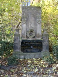 Památník padlým: pomník devetenácti padlým občanům v 1.světové válce