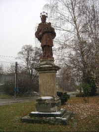 socha sv. Jana Nepomuckého: Na návsi stojí barokní socha sv. Jana Nepomuckého z r. 1777, později upravovaná.