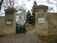 Brána na hřbitov