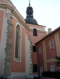 Kostel a muzeum: Muzeum Policie České republiky je umístěno v areálu pražského Karlova, který byl založen roku 1350 českým králem a pozdějším římským císařem Karlem  IV. pro augustiniánský klášterní řád.