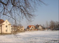 Lenešice: Mezi nejvýznamnější rodáky patří Jan Březina (1885-1898), Jeroným Šubrt (1908-1940), Jan Tvrzník (1900-1936). V obci se narodil i muzikolog Jan Miroslav Květ (1887-1961), který byl jedním ze zakladatelů Dvořákova muzea v Praze, v odborných 