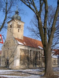 Kostel v Lenešicích