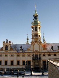 Pohled od Černínského paláce