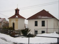 Kaplička v Miskovicích