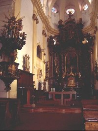 Interiér kostela Panny Marie Sněžné