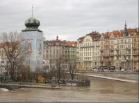Šítkovská vodárenská věž v Praze: Věž je 47 m vysoká, má čtvercový půdorys o straně 10 m, je vychýlena o 42 cm od svislé osy. 