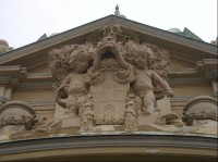 Reliéf ze znakem Prahy