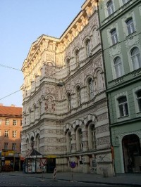 Budova bývalé Vyšší dívčí školy v Praze