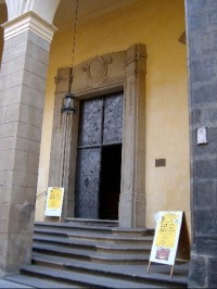 Vchod do kostela