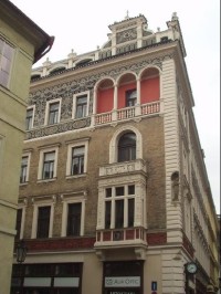 rohový dům ulic Skořepka a Na Perštýně