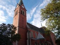 kostel z křižovatky Masarykova x U Červeného kostela