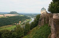 Pevnost Koenigstein - Bedřichův hrad - pohled na Labe a  stolovou horu Lilienstein