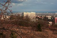 Kamenný vrch  - pohled z rezervace na  Bohunickou nemocnici - Brno  2021
