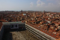 Benátky - pohled na náměstí sv. Marka   ze Zvonice, v pozadí zaoceánský parník