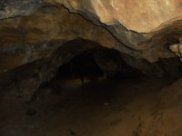 v Jeskyni