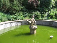 Lnáře - zámecká fontána