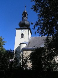 Kostel: Barokní kostel Nejsv. Trojice s dochovaným původním interiérem