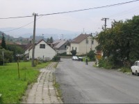 Od Petřkovické hlry k rozcestníku a dále do obce