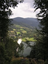 Výhledy na přehradu ze žluté (z okruhz Sviňorky - směr pod Malý Trávný)