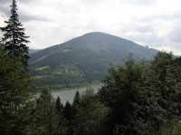 Výhledy na přehradu ze žluté (z okruhu Sviňorky - směr pod Malý Trávný)
